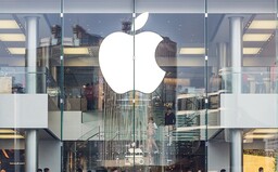 Muž žaluje Apple o 1 000 000 000 000 dolarů. Prý měl v iPhonu speciální funkce, které mu firma ukradla na vývoj iOS