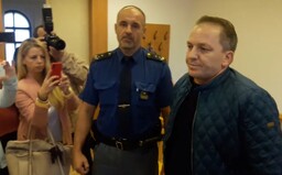Muž zastřelil v Rokycanech svou družku před očima pětiletého syna, dostal 16 let