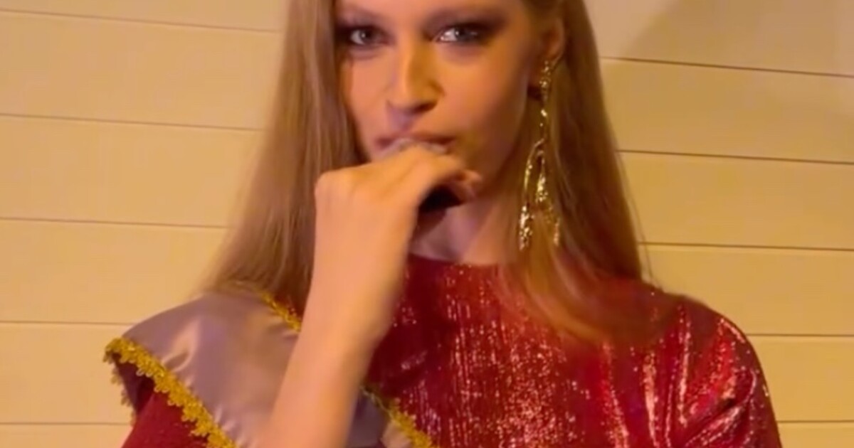 Transgender dcera Elona Muska se představila na newyorském Fashion Weeku. Vystoupila na přehlídce za trans práva