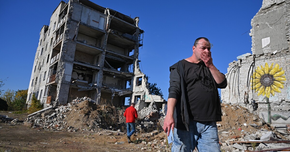 Vyvezl „dezoláty“ na Ukrajinu. Český režisér v novém dokumentu ukazuje hrůzy války lidem, co ji popírají