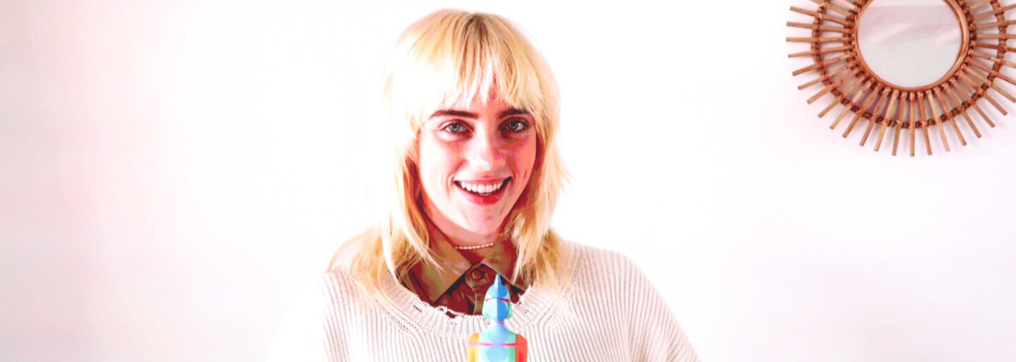 Na Billie Eilish vytáhli stará videa, na kterých si prý rasisticky utahuje z Asiatů i Afroameričanů