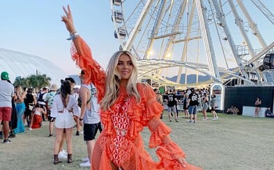 Na Coachelle 2019 zažiarili aj menej známe krásky, ktoré ťa očaria nielen vydarenými outfitmi Na Coachelle 2019 zažiarili aj menej známe krásky, ktoré ťa očaria nielen vydarenými outfitmi
