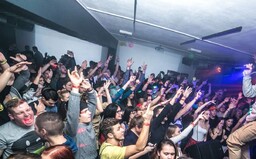 Na Mlynoch veselo žúrovali študenti s potvrdeným Covid-19. Na korona párty sa zúčastnilo 13 ľudí, z internátov ich vyhodia