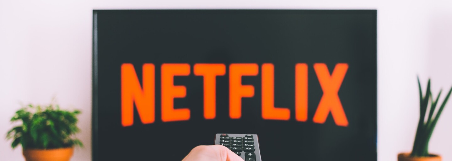 Na Netflixu už najdeš první filmy a seriály s českým dabingem
