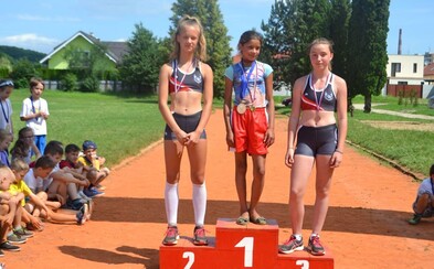 Na nohách malo balerínky, ale aj tak dievčatko z osady s prehľadom vyhralo. Slováci sa malému talentu hneď rozhodli pomôcť Na nohách malo balerínky, ale aj tak dievčatko z osady s prehľadom vyhralo. Slováci sa malému talentu hneď rozhodli pomôcť