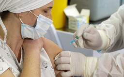 Na očkovanie sa predbiehajú mladí ľudia. Formulár akceptuje aj falošné mená ako Ute K*kott či Igor Matovič