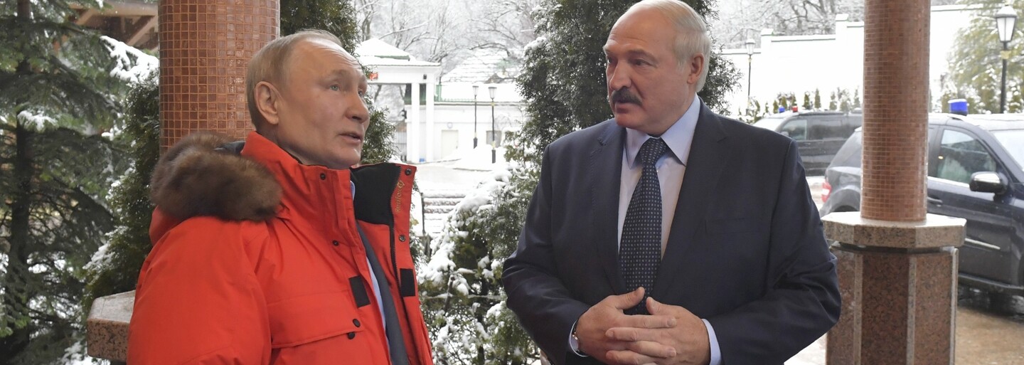 Na papieri chudák, v realite luxus za miliardy. Alexander Lukašenko si z Bieloruska spravil zlatú baňu, ukazuje nový dokument