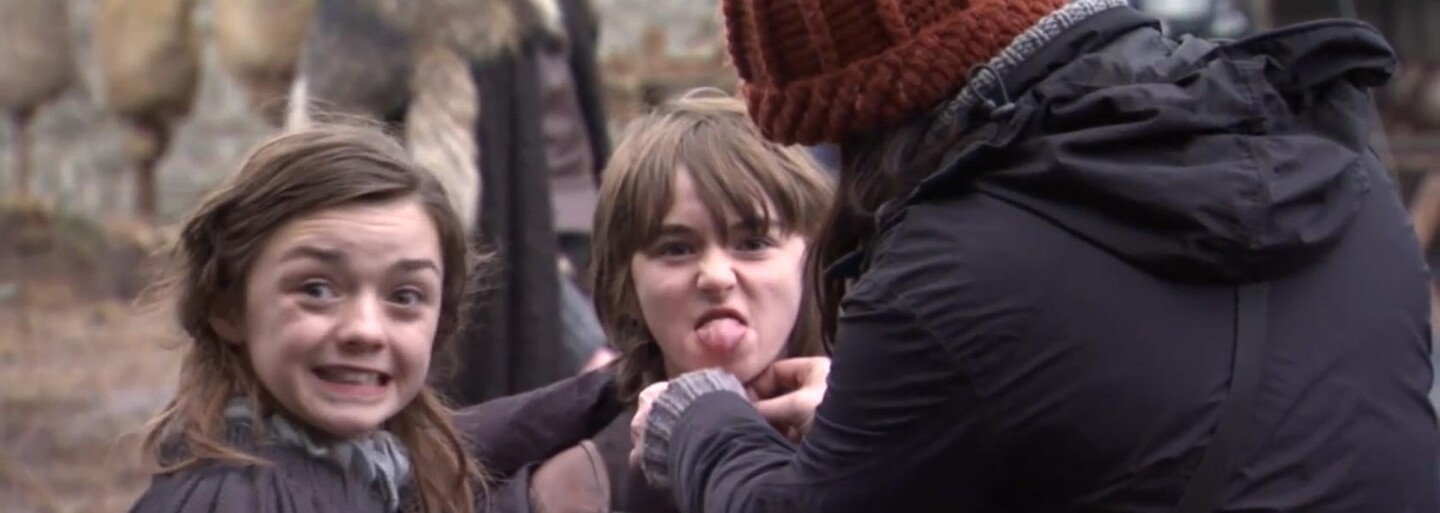 Na pľace s vtipkármi a monštróznou produckiou, alebo Spoza kamier Game of Thrones
