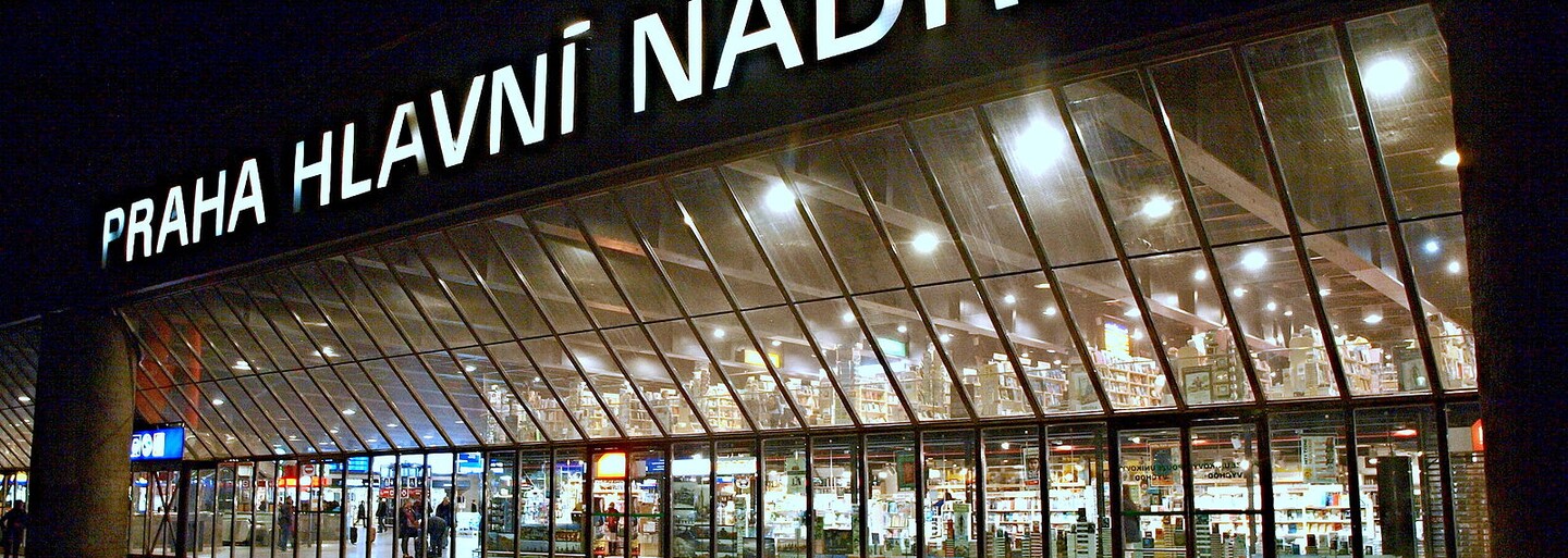 Na pražském hlavním nádraží skončí dobrovolnická pomoc. V místě bude pro uprchlíky už jen informační stánek