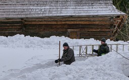 Na severe Slovenska budú mať 30 až 50 centimetrov snehu. Takto nás dnes potrápia záveje a extrémny nárazový vietor