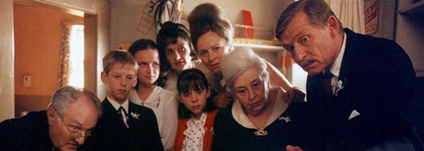 Na Ulož.to nesmíš stáhnout šest českých filmů, potvrdil soud. Mezi nimi jsou Pelíšky nebo S čerty nejsou žerty