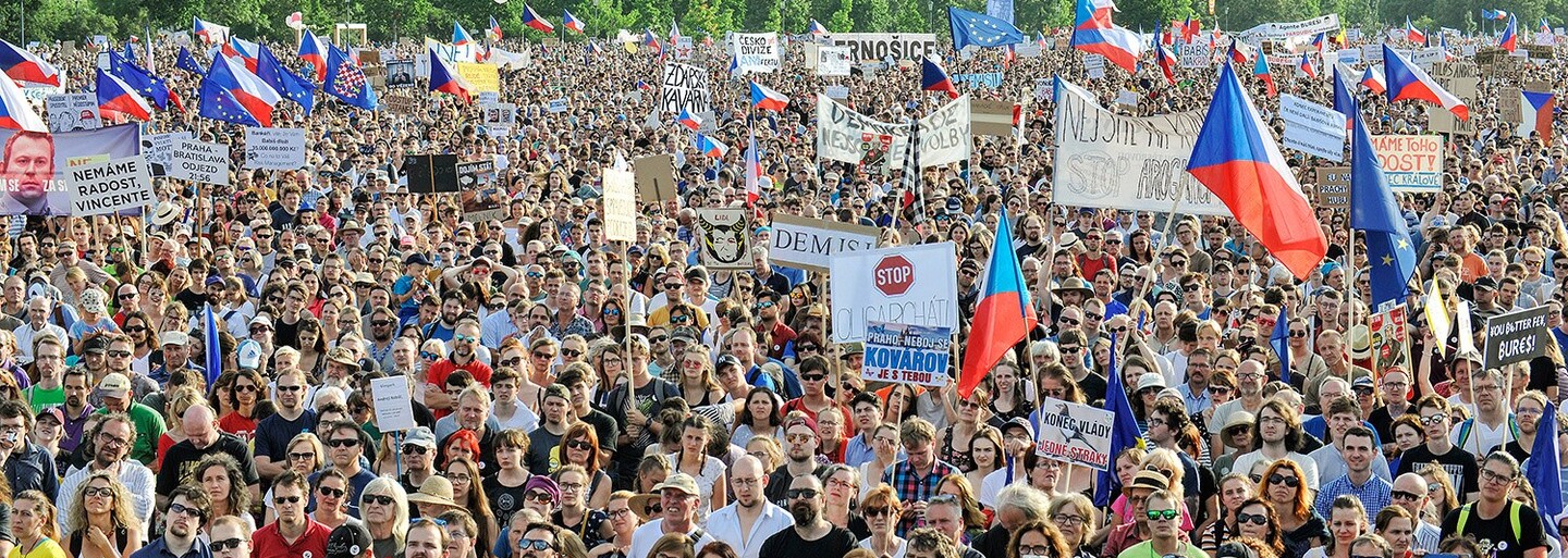 Na Václavském náměstí bude demonstrace proti Zemanovi. Chystají se na ni tisíce lidí