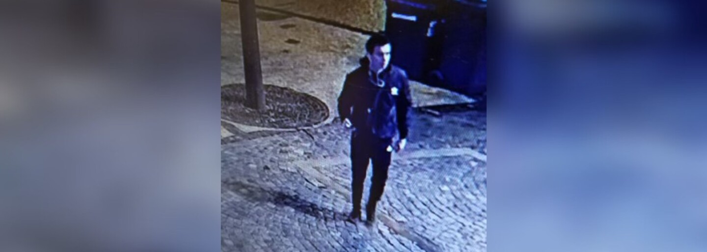 Na Vánoce v Praze došlo k pokusu o znásilnění. Policie hledá muže, který by mohl pomoct případ objasnit