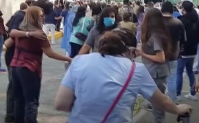 Na videu z mexického zemětřesení se hýbe zem. Otřesy půdy způsobily smrt nejméně 5 lidí Na videu z mexického zemětřesení se hýbe zem. Otřesy půdy způsobily smrt nejméně 5 lidí