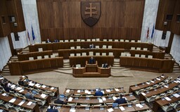 Na voľby by sa malo pripravovať 25 politických strán, koalícií či hnutí