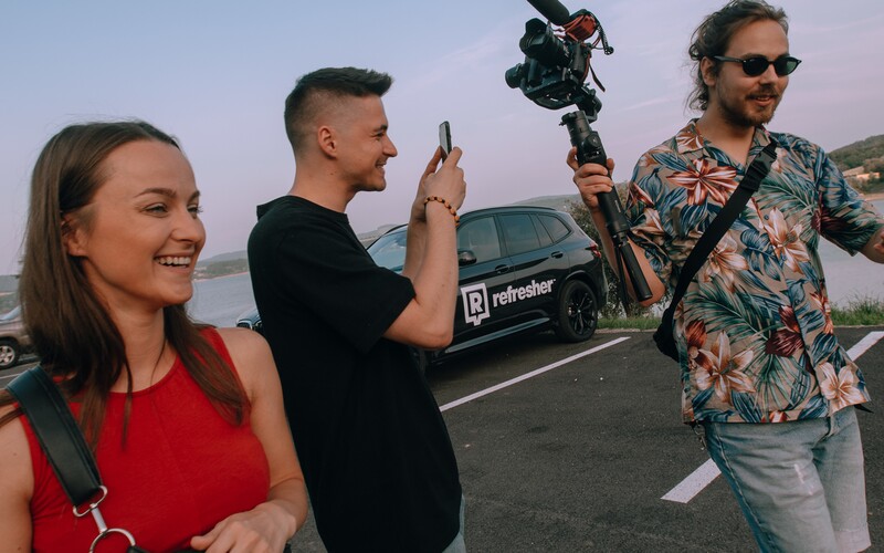 Na YouTube informujeme a zabávame státisíce divákov, klientom vypredávame sklady Na YouTube informujeme a zabávame státisíce divákov, klientom vypredávame sklady
