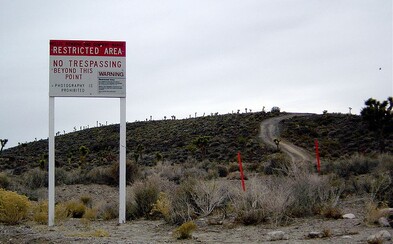 Naběhnout do Area 51 se chystají 2 miliony lidí, ale tamní okres má jen dvě čerpací stanice. Ani hotelových pokojů není dost Naběhnout do Area 51 se chystají 2 miliony lidí, ale tamní okres má jen dvě čerpací stanice. Ani hotelových pokojů není dost