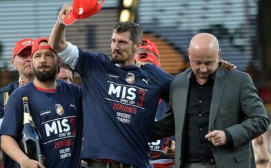 Nádherné gesto fotbalistů Plzně pro jejich těžce nemocného spoluhráče a bývalého slovenského reprezentanta Nádherné gesto fotbalistů Plzně pro jejich těžce nemocného spoluhráče a bývalého slovenského reprezentanta
