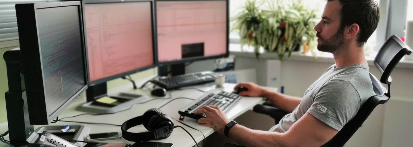 Nahé fotky mohol Slovenkám z Messengeru ukradnúť aj malware. Musíte si dávať pozor, kam klikáte, hovorí expert z ESET-u