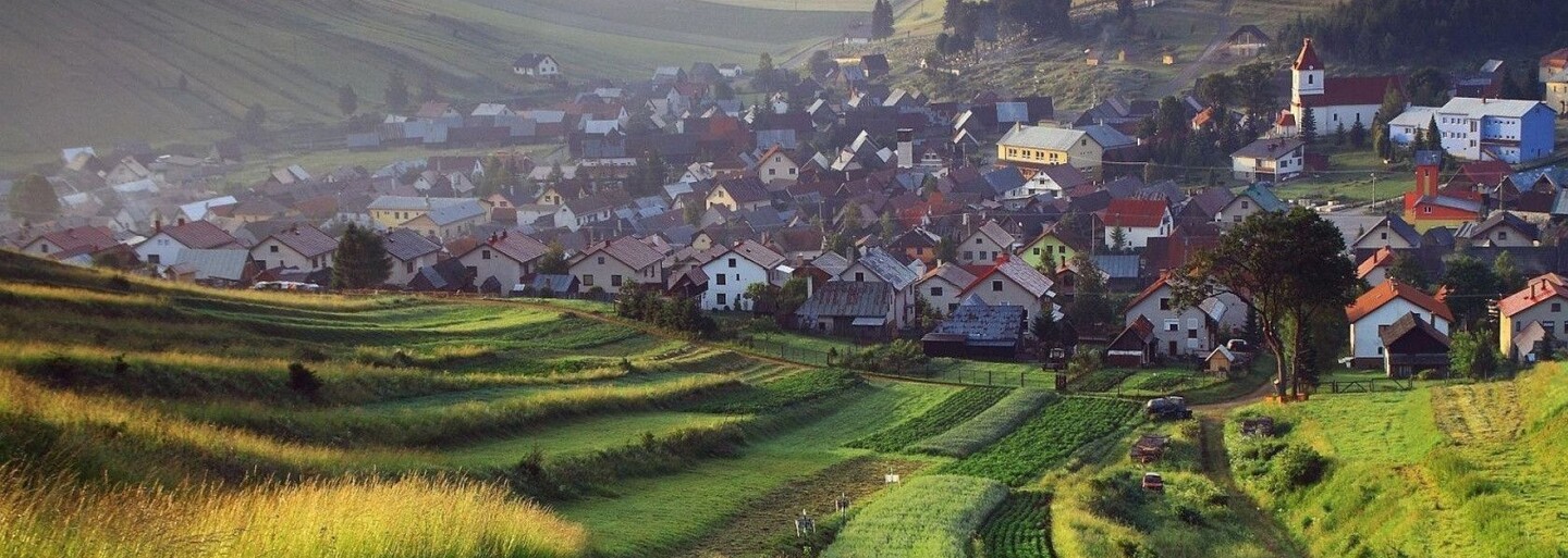 Nahé panny, moslimské polmesiace či jednorožce a slony. Nezvyčajné erby slovenských obcí pútajú pozornosť