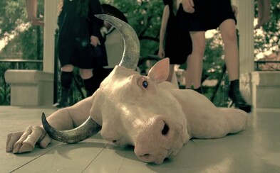 Nahliadnite cez klúčovú dierku na tajomstvá 5. série American Horror Story Nahliadnite cez klúčovú dierku na tajomstvá 5. série American Horror Story