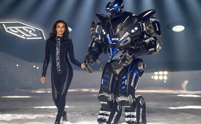 Najdiskutovanejšou prehliadkou NYFW je šou Philippa Pleina. Irinu Shayk sprevádzal robot a večer uzatváral model bez nôh Najdiskutovanejšou prehliadkou NYFW je šou Philippa Pleina. Irinu Shayk sprevádzal robot a večer uzatváral model bez nôh