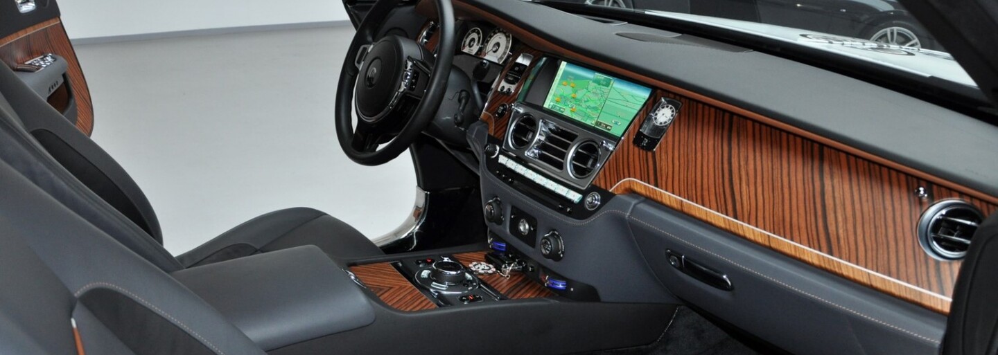 Nejextrémnější Rolls-Royce Wraith může být váš. Za slušný balík dostanete jedinečný vzhled a 812 koní