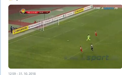 Nejhloupější ofsajd? Rumun spoluhráči zrušil gól nepochopitelným dotekem jen pár centimetrů před brankovou čarou Nejhloupější ofsajd? Rumun spoluhráči zrušil gól nepochopitelným dotekem jen pár centimetrů před brankovou čarou