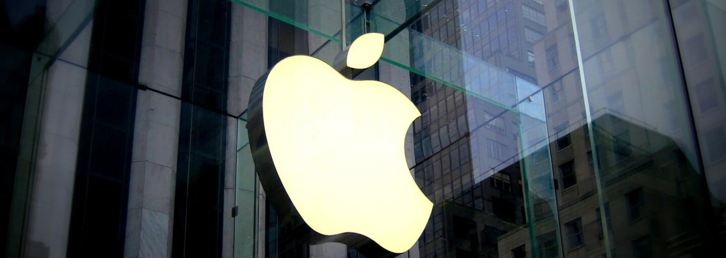 Najlepšie zarábajúca pracovníčka Apple si domov odnesie dvakrát viac peňazí ako šéf spoločnosti Tim Cook