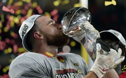 Nejprestižnější liga amerického fotbalu zná vítěze. Kansas City Chiefs po 50 letech vyhráli Super Bowl