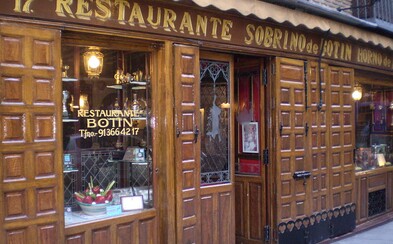 Nejstarší restauraci na světě mají ve Španělsku. Speciality se tam připravují v 300leté peci Nejstarší restauraci na světě mají ve Španělsku. Speciality se tam připravují v 300leté peci