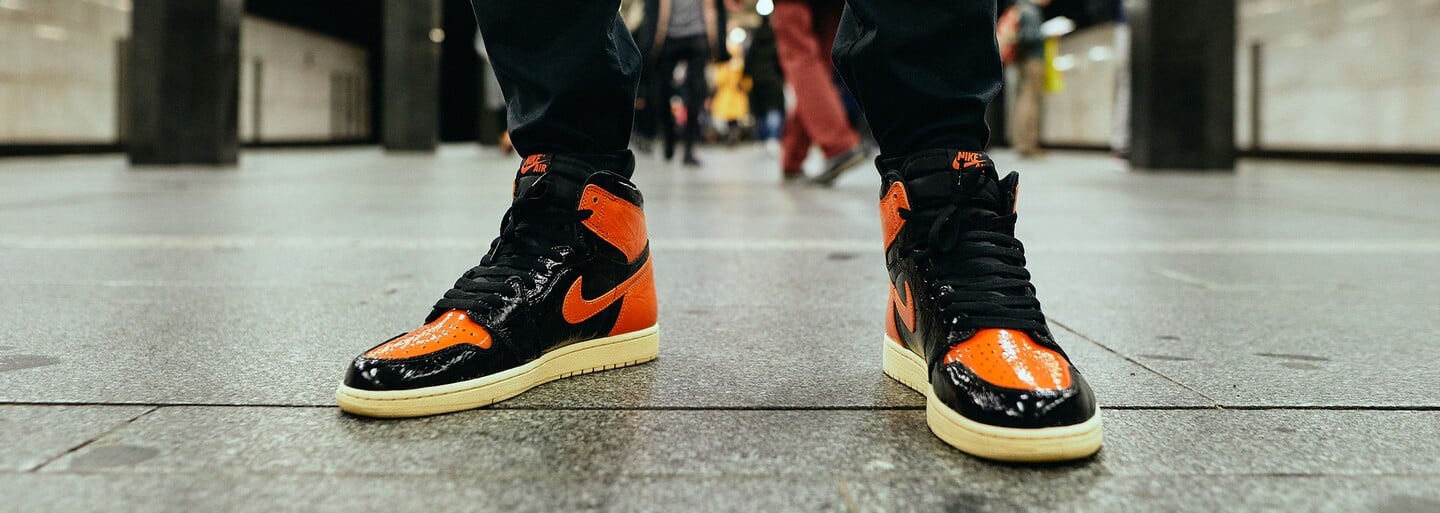 V módě je inspiruje Travis Scott, ale i fotbaloví chuligáni. Kolik jsou ochotní mladí Pražané zaplatit za oblečení?