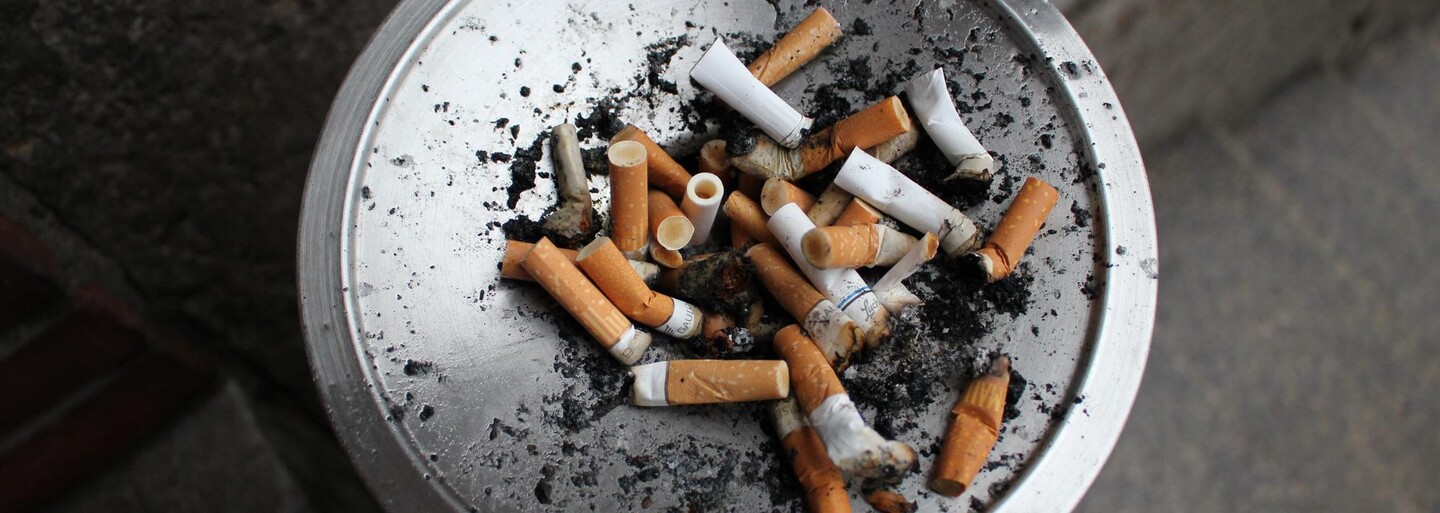 Najväčší plastový odpad v oceánoch netvoria slamky ani fľaše. Sú to ohorky cigariet