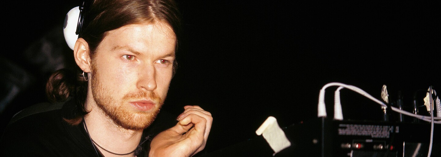 Nejvlivnější muž elektronické hudby je zpátky. Aphex Twin vydává nový track s divokým vizuálem a připravuje EP