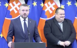 Najvtipnejšie reakcie na paniku okolo koronavírusu: Na hromadných nákupoch Slovákov sa baví aj hlavný hygienik