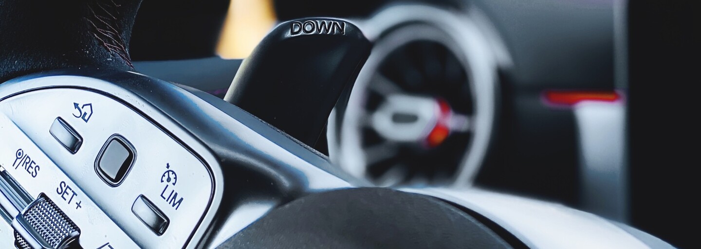 Najvýkonnejší štvorvalec na svete nám vyrazil dych. Mercedes-AMG CLA 45 S je doslova kompaktný superšport