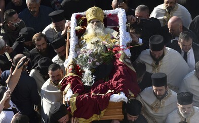 Najvyšších duchovných srbskej pravoslávnej cirkvi zabil Covid-19. Jeden nenosil rúško, druhý sa nakazil na jeho pohrebe Najvyšších duchovných srbskej pravoslávnej cirkvi zabil Covid-19. Jeden nenosil rúško, druhý sa nakazil na jeho pohrebe