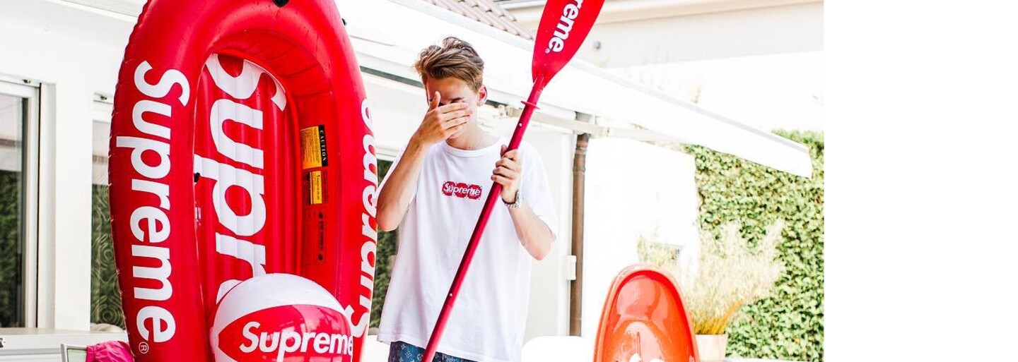 Nap*ču Flex: Handry OFF-WHITE, Supreme či tenisky Yeezy a Balenciaga ako sväté grály slovenskej mládeže