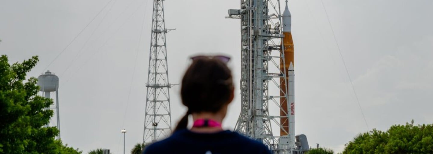 NASA zrušila start rakety na Měsíc