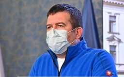 Nastal čas zrušit hromadné akce, říká ministr vnitra Hamáček. Čísla nakažených jsou prý strašlivá
