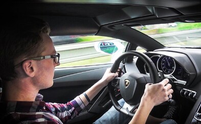 Natáčí a jezdí v supersportech a jeho úlovky sleduje celý svět. To je život nejúspěšnějšího automobilového YouTubera u nás (Rozhovor) Natáčí a jezdí v supersportech a jeho úlovky sleduje celý svět. To je život nejúspěšnějšího automobilového YouTubera u nás (Rozhovor)