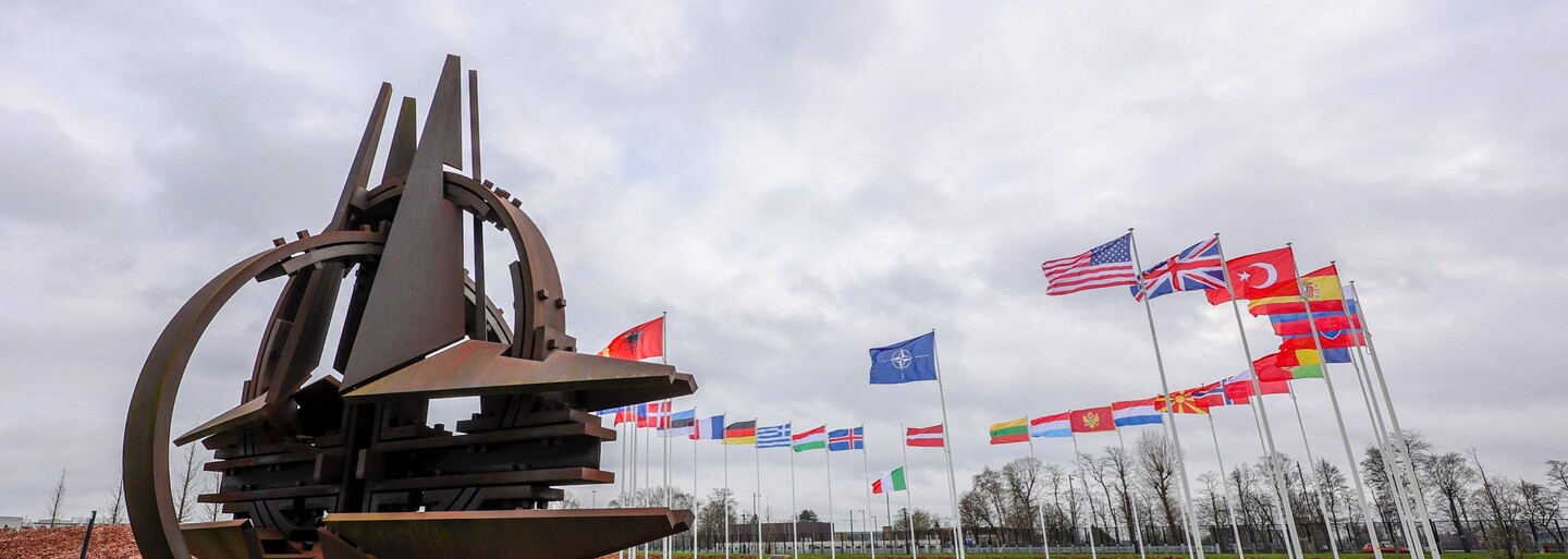 NATO se připravuje na velkou změnu vedení. Do čela Aliance se může poprvé postavit žena
