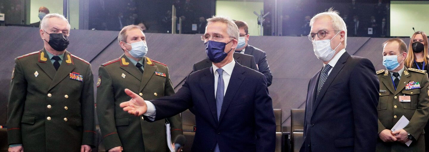 NATO uvádza do pohotovosti svoje vojenské sily, oznámil generálny tajomník Stoltenberg