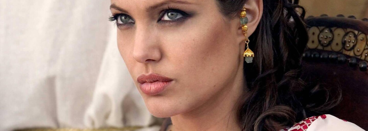 Natočí režisér Blade Runnera 2049 a Sicaria historický velkofilm o Kleopatře? Egyptskou panovnici by si mohla zahrát Angelina Jolie