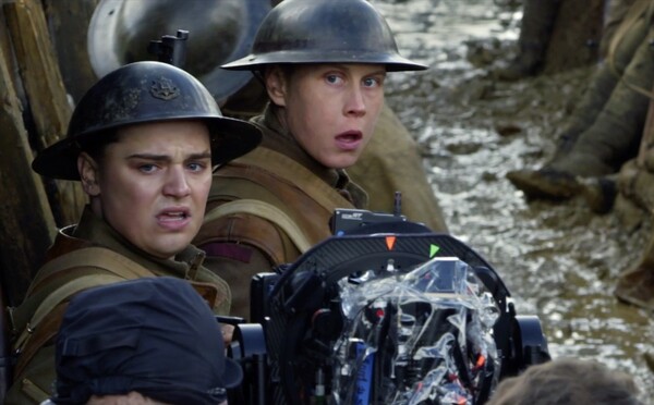 Natočiť vojnový epos 1917 bolo niekoľkokrát náročnejšie ako akýkoľvek iný film. Video z natáčania ti vyrazí dych