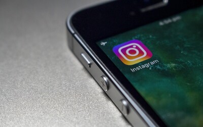 Návrh zákona bojuje proti závislosti na Instagramu. Zakáže nekonečné načítání fotek a automatické přehrávání videí