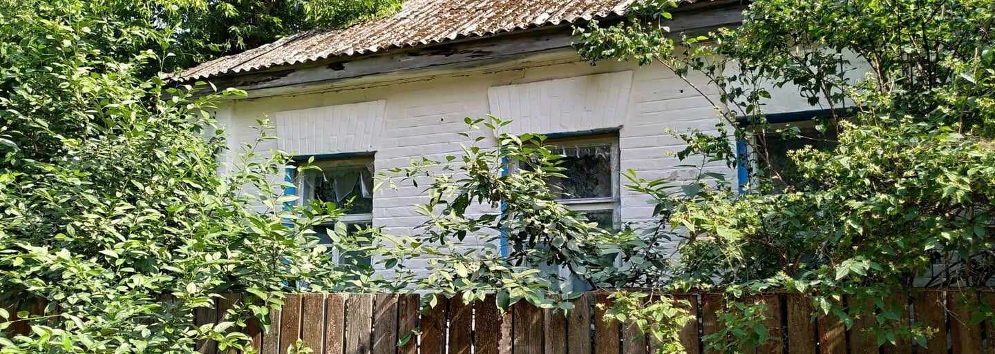 Černobylská havárie jí vzala rodinu, tak se vrátila do zóny. Mluvili jsme s babičkou, která bojovala proti radiaci