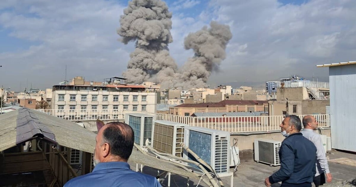 V Íránu bylo po útoku na dívčí školu hlášeno 40 mrtvých a 48 zraněných