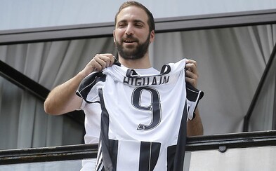 Neapolská reštaurácia ponúkne hosťom pizzu len za euro, ak sa Higuaín zraní v drese Juventusu Neapolská reštaurácia ponúkne hosťom pizzu len za euro, ak sa Higuaín zraní v drese Juventusu