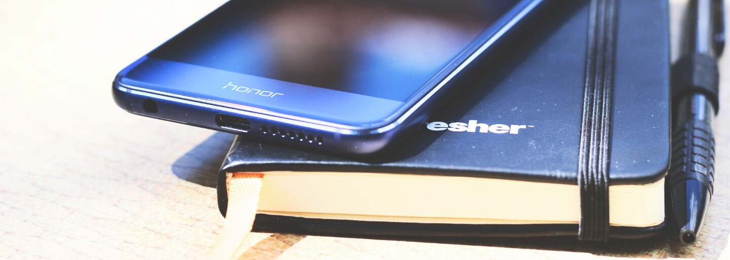 Nebojí sa ani vlajkových lodí. Elegantný Honor 8 má všetko, čo od moderného smartfónu aj očakávaš (Recenzia)